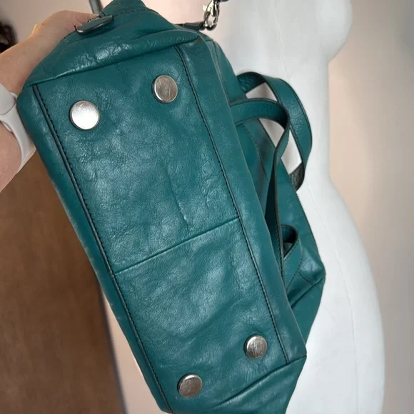 Fossil Leather CROSSBODY Like New - Picture 4 of 8